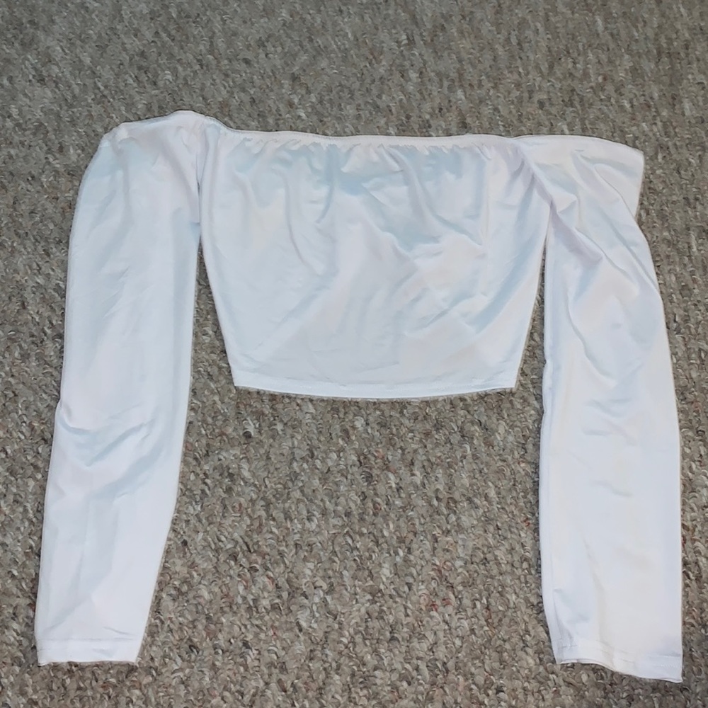 Crop top size large! Trendy, cut out, tie up, off the shoulder top! Worn once!